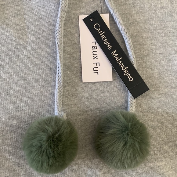 Catherine Malandrino Grey COZY Hooded Sweatshirt with Pom Poms size M NEW! - Picture 3 of 9